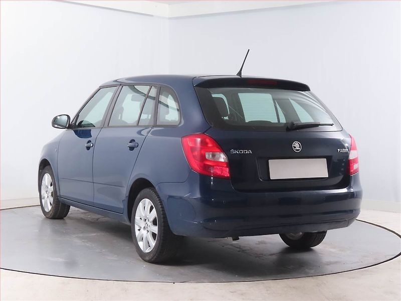 Škoda Fabia (2014) Elegance 1.2 TSI, Tempomat - fotka 4 z 14