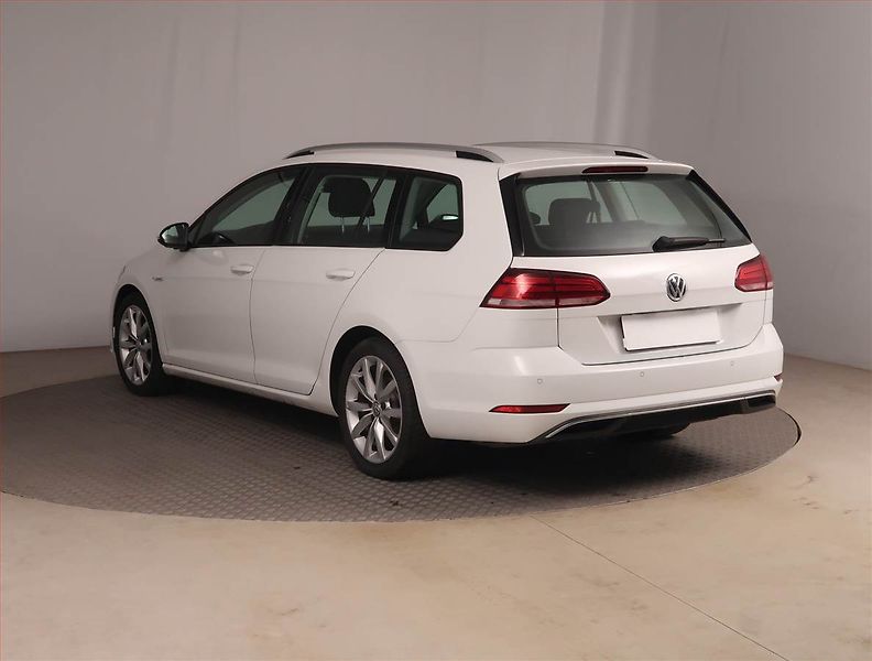 Volkswagen Golf (2020) Comfortline 1.5 TSI, ČR,1.maj - fotka 4 z 16