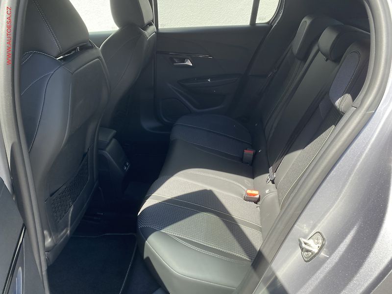 Hyundai ix35 (2013) 1.7 CRDi, Navi, kamera - fotka 10 z 18