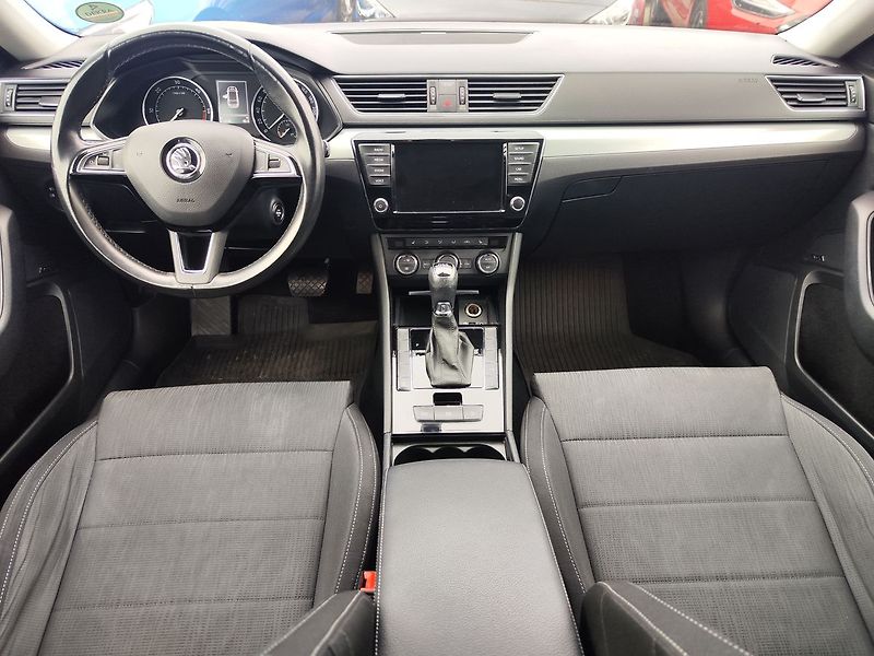 Škoda Superb 2.0 TDI/110kW Ambition Plus DS - fotka 12 z 33