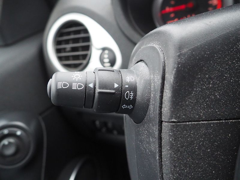 Renault Clio (2008) 1.5 dCi 63 kW - fotka 22 z 30