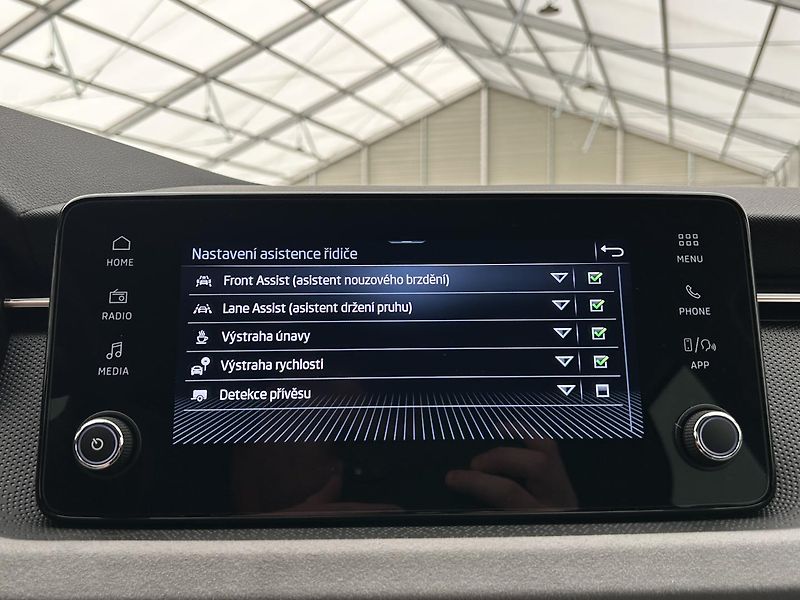 Škoda Scala 1.5 TSI Top selection - fotka 10 z 29