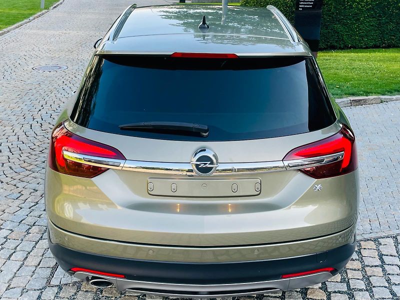 Opel Insignia 2.0CDTi 4x4 MANUÁL KAMERA VÝHŘ - fotka 14 z 49
