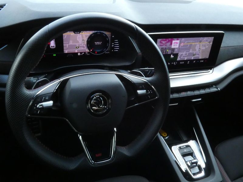 Škoda Octavia (2023) Combi RS 2.0 TDI 147KW 4x4 - fotka 16 z 30
