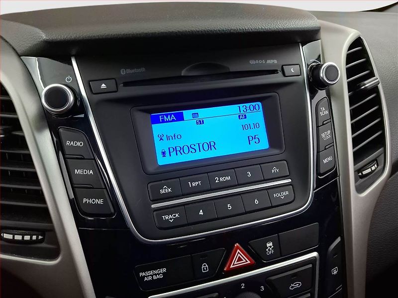 Hyundai i30 (2015) 1.6 MPI, Tempomat - fotka 14 z 17