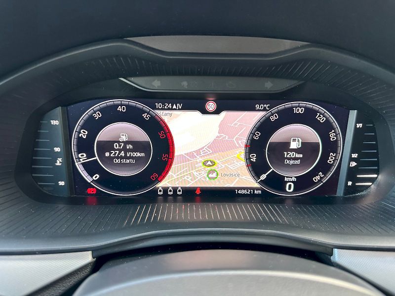Škoda Scala (2021) 1.6 TDI 85kW Ambition - fotka 14 z 24