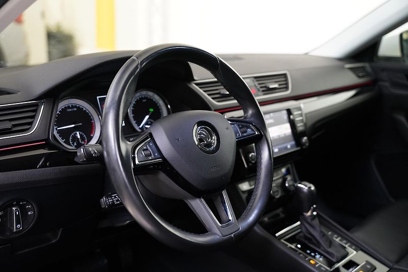 Škoda Superb - fotka 14 z 28