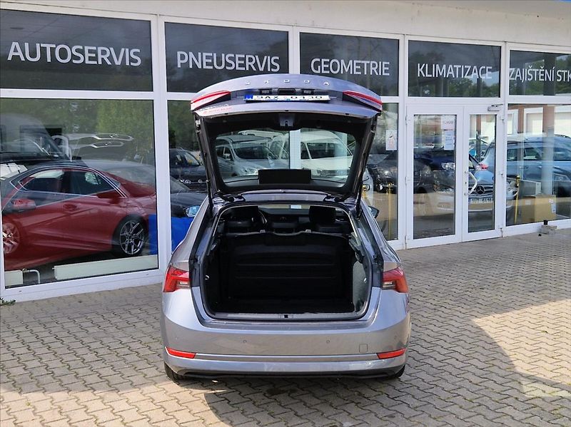 Škoda Octavia 2,0 TDI DSG TOPSTAV +ZIMNÍPNEU - fotka 9 z 46