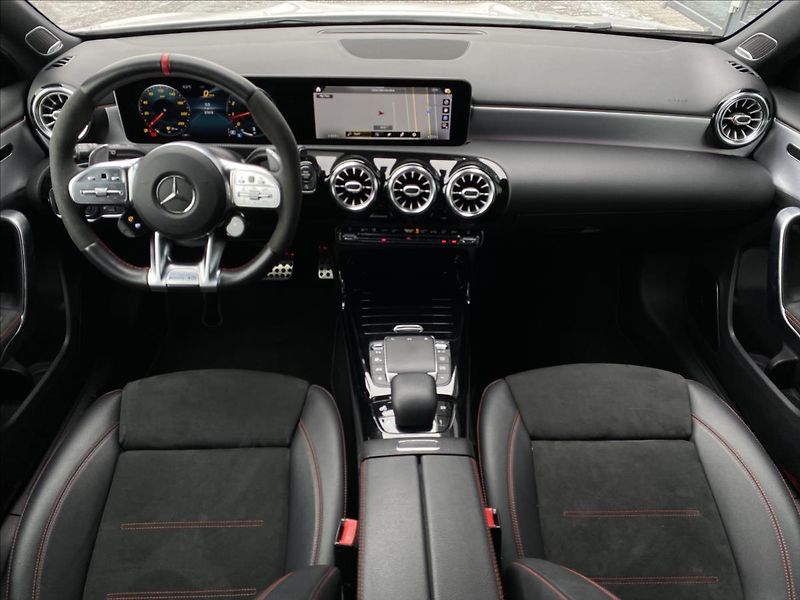 Mercedes-Benz Třídy A A 45 S AMG 4M+ - fotka 12 z 27