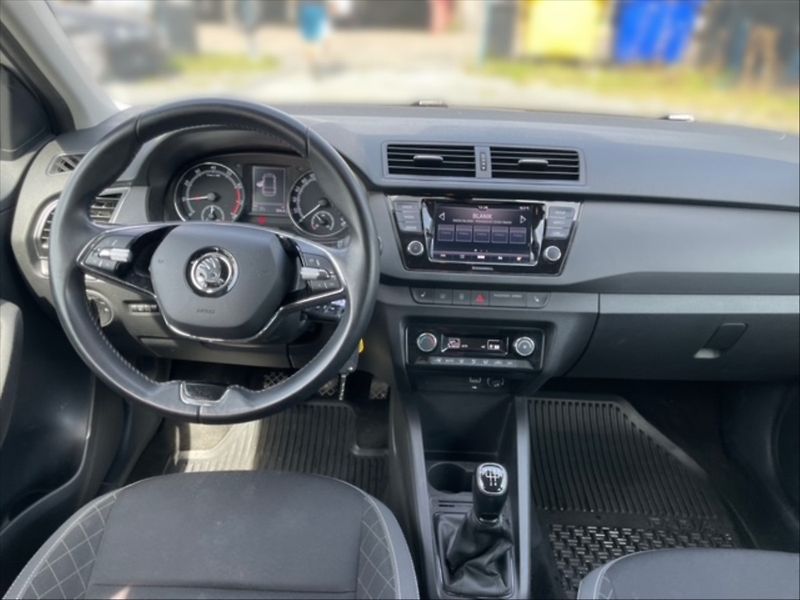 Škoda Fabia 1,0 TSI 70 Ambition - fotka 9 z 11