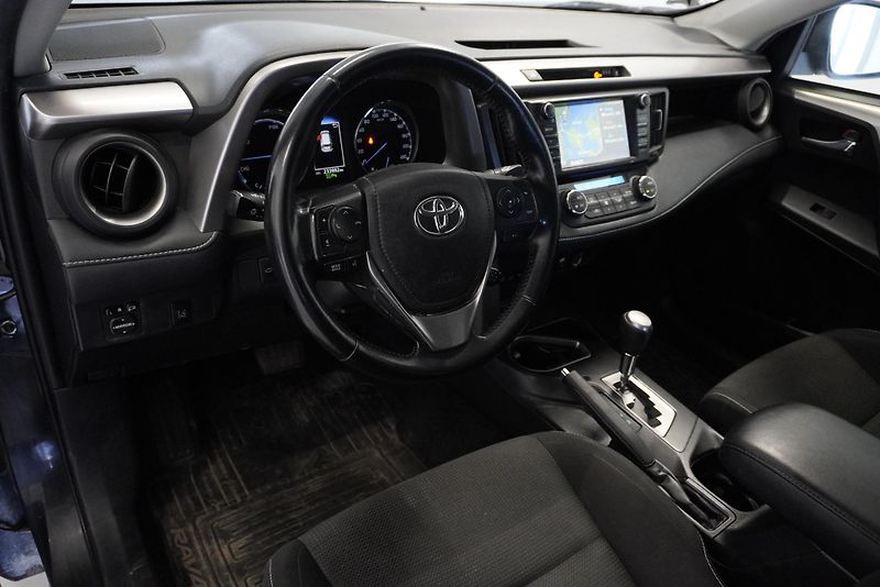 Toyota RAV4 2.5 HYBRID EXECUTIVE 4WD AUT. - fotka 12 z 28