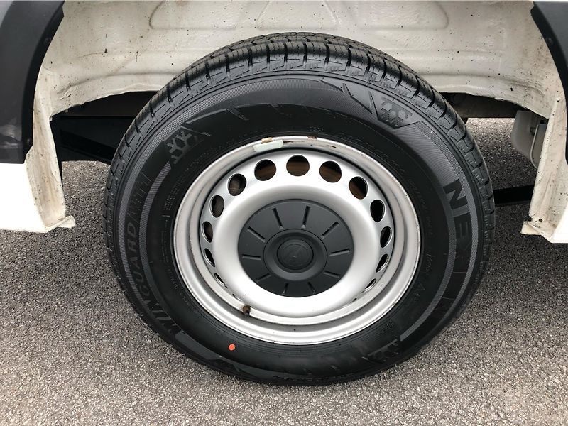 Volkswagen Crafter 2,0 TDI - fotka 15 z 29