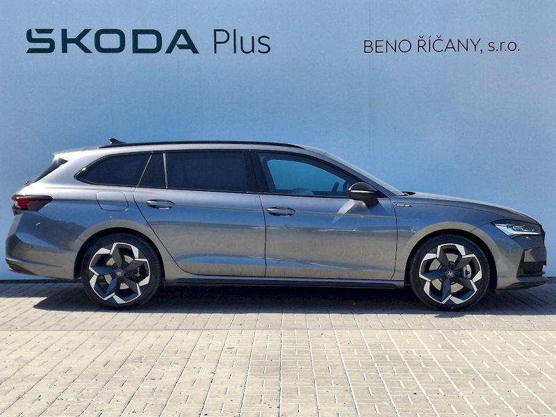 Škoda Superb (2025) Combi iV SportLine DSG 1,5TSi - fotka 11 z 35