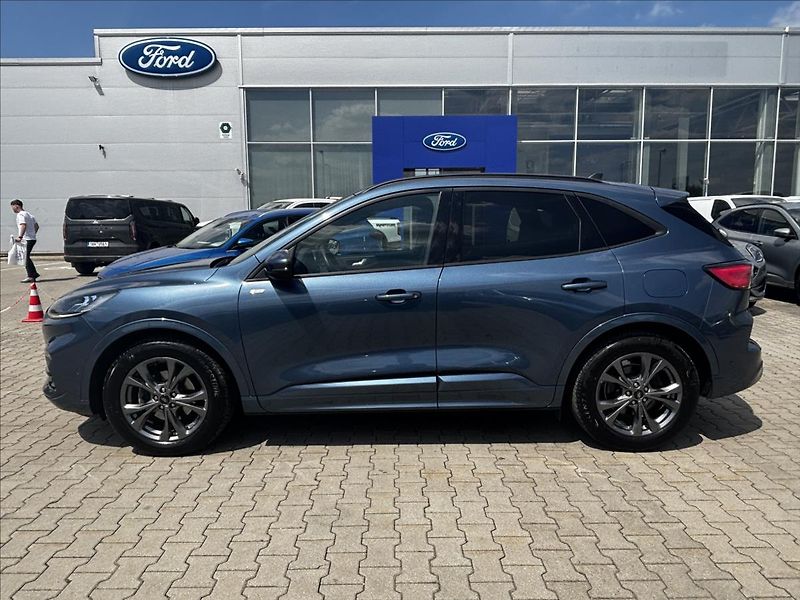Ford Kuga 1,5 EcoBoost 110kW ST-Line - fotka 2 z 34