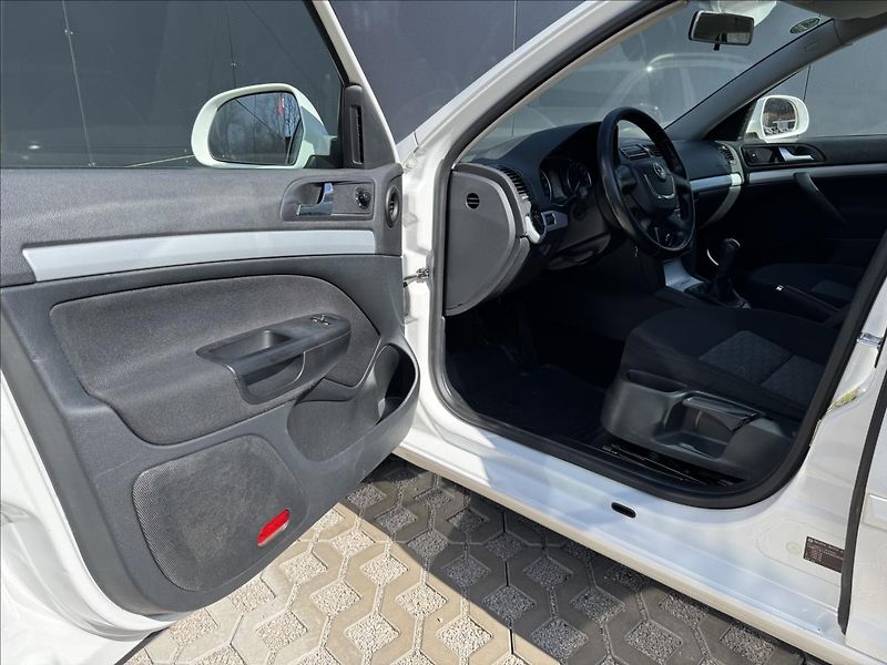 Škoda Octavia 1,6 TDI 77kW AC ALU - fotka 9 z 21