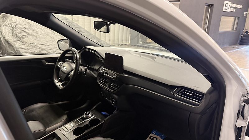 Ford Kuga (2022) 2.0d ST-Line,4x4,ČR,SERVIS - fotka 24 z 44