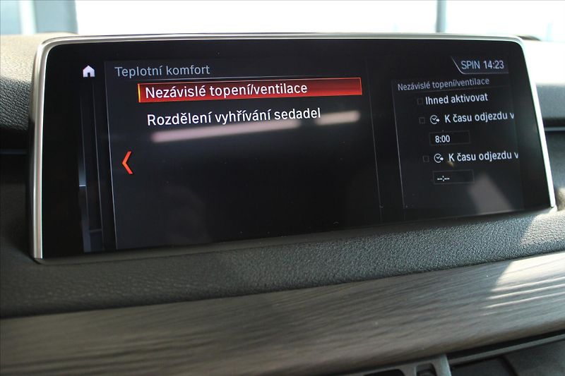 BMW X5 xDrive40d NezTop/HUD/Pano/AdLE - fotka 21 z 32