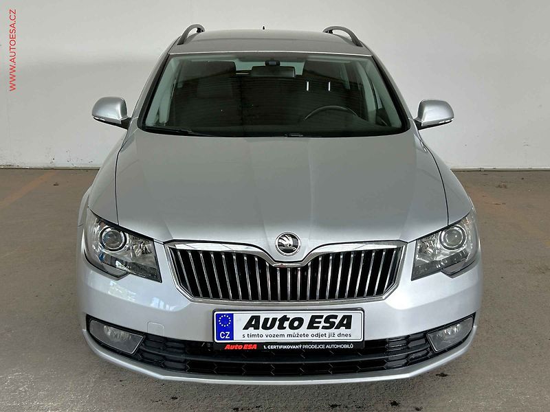 Škoda Superb (2015) 2.0TDi, DSG, AC - fotka 2 z 15