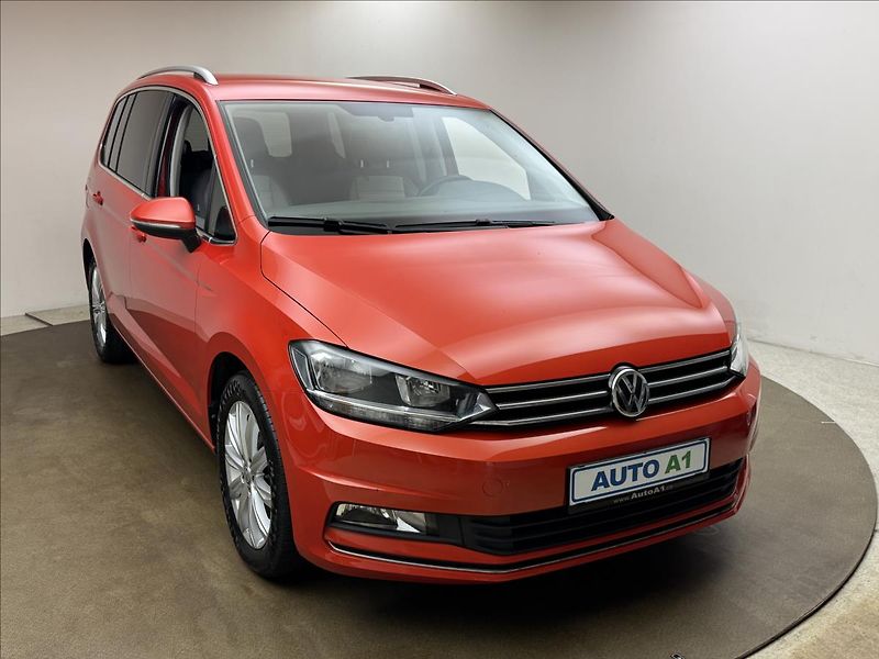Volkswagen Touran 1,4 TSi 110kW DSG ACC 5MÍST CZ - fotka 3 z 44