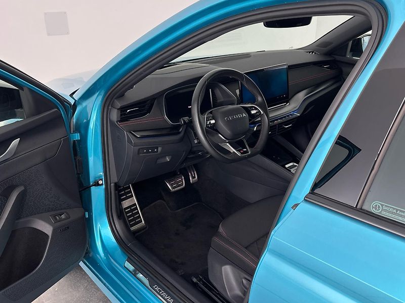 Škoda Octavia RS DSG - fotka 6 z 28