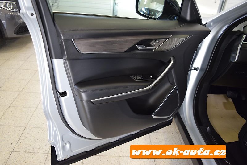 Jaguar F-Pace 2.0 D AWD S 83 000 KM 2021 - fotka 29 z 65