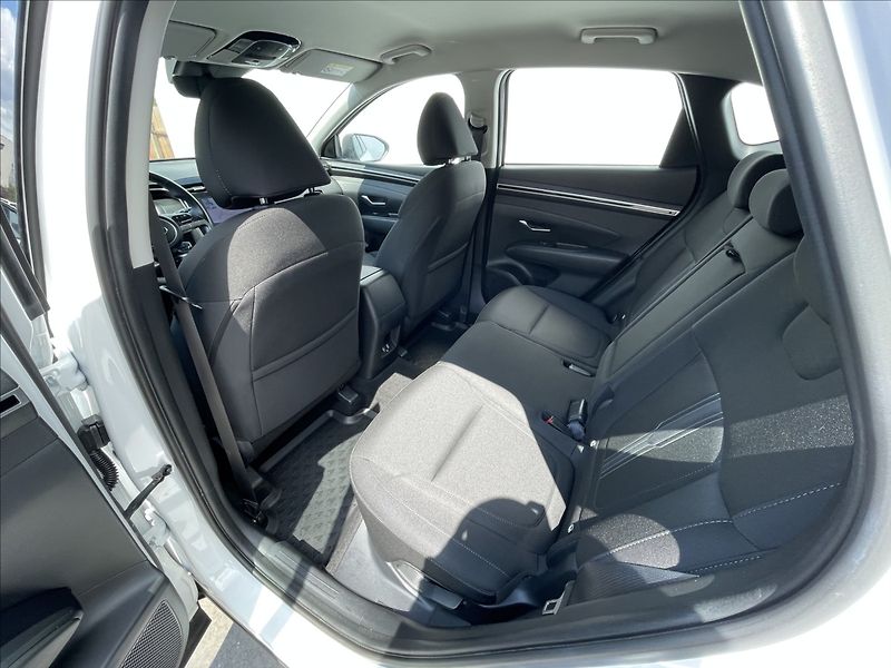 Hyundai Tucson 1,6 T-GDI Comfort PDC+AutoAC - fotka 16 z 22