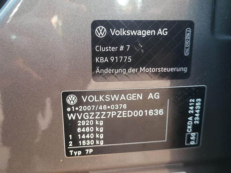 Volkswagen Touareg 4.2V8 TDi 250kW*1.MAJITEL* - fotka 34 z 40