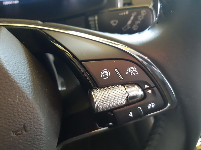 Škoda Karoq 2.0 TDI NAVI LED APP KAMERA - fotka 20 z 31