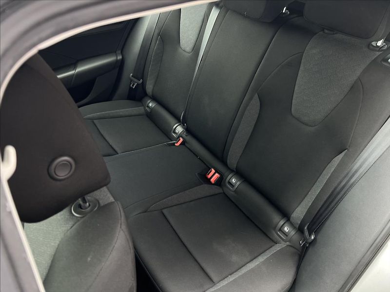 Škoda Octavia 2,0 TDI 85kW Active Combi - fotka 13 z 23