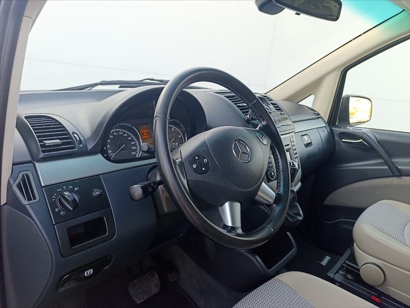 Mercedes-Benz Viano 3,0 CDi Automat SPANÍ 7míst - fotka 13 z 31