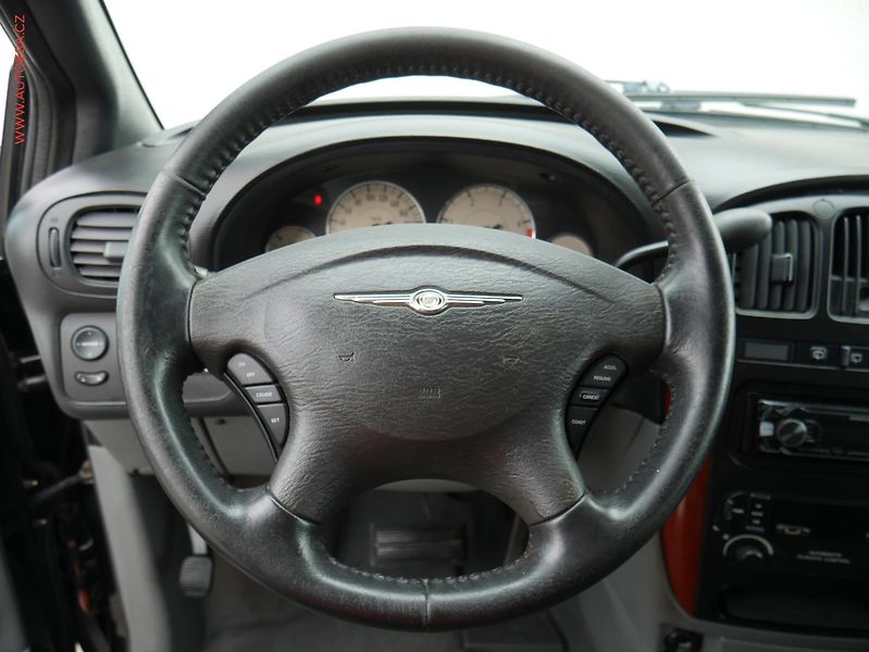 Chrysler Voyager (2005) 2.8CRD, AT, autoAC - fotka 13 z 16