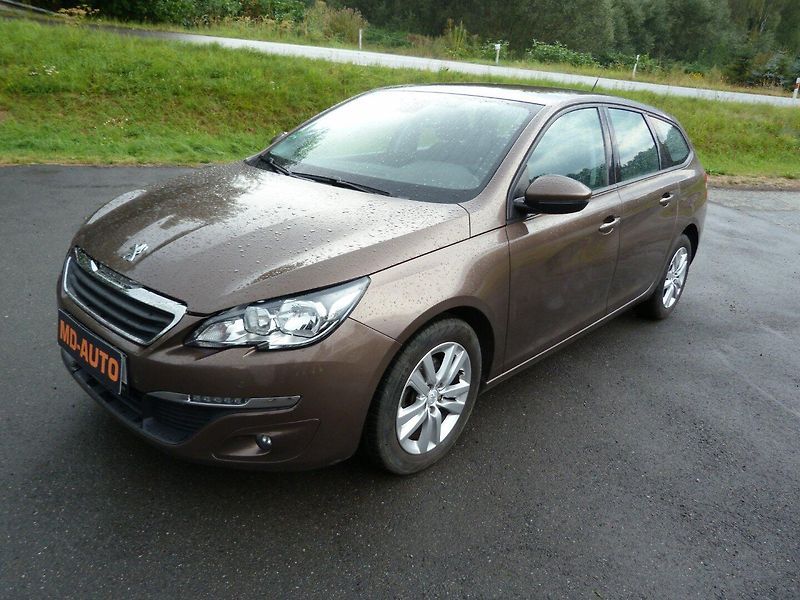 Peugeot 308 1,2 PureTech - fotka 1 z 23