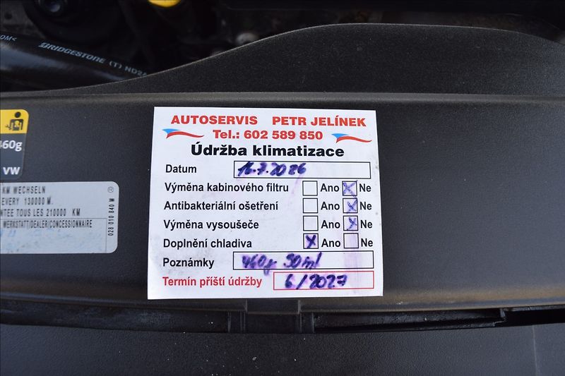 Volkswagen Golf 2,0 TDI 110KW KAMERA XENONY - fotka 48 z 48