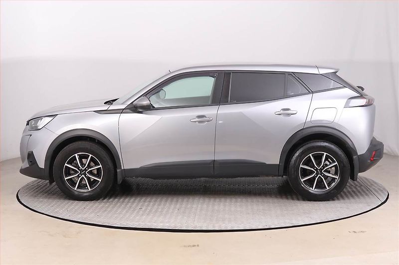 Peugeot 2008 (2021) 1.2 PureTech, Serv.kniha - fotka 3 z 17