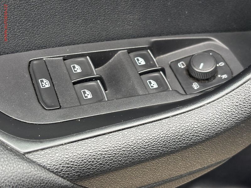 Škoda Karoq (2018) 2.0 TDi 4x4, Style, DSG, LED - fotka 11 z 17