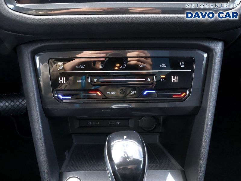 Volkswagen Tiguan Allspace 2,0 TSI 140kW DSG 4M DPH IQ - fotka 26 z 36