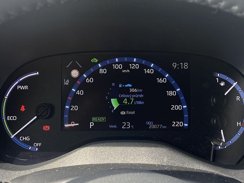 Toyota Yaris Cross 1.5HEV, ČR-1m, Style Tech, 4x4 - fotka 12 z 16