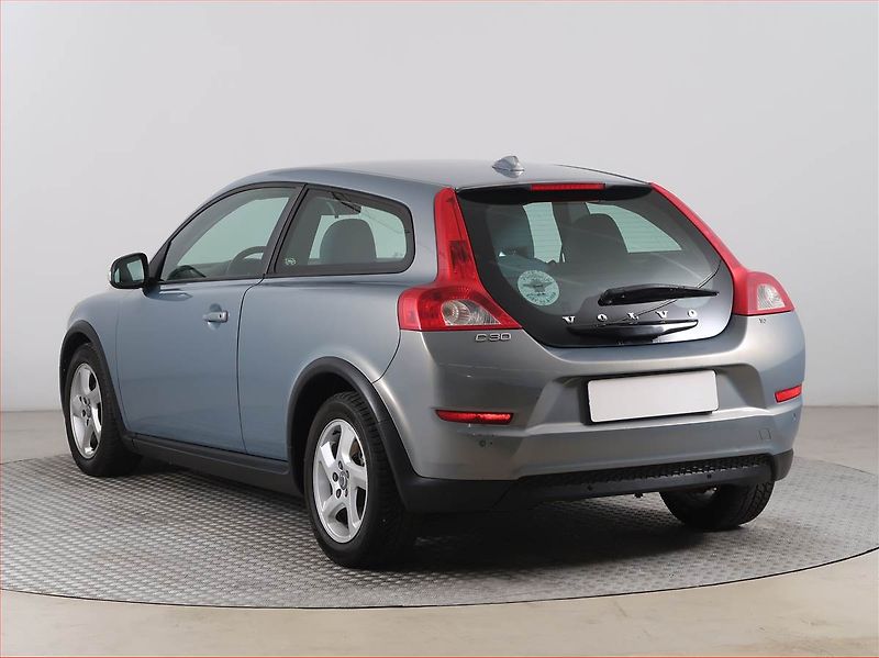 Volvo C30 (2011) 1.6 i, Tempomat, Park. senzory - fotka 4 z 15