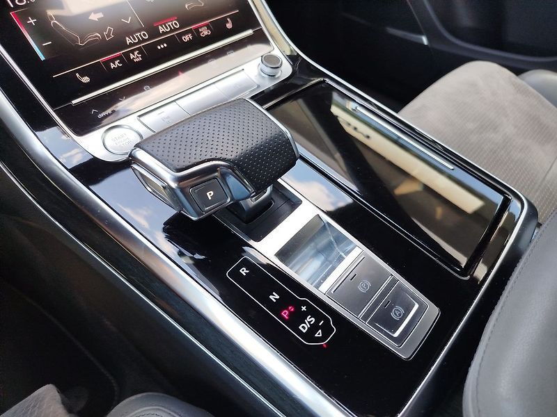 Audi Q8 50TDI Quattro S-Line, ČR, DPH - fotka 29 z 31
