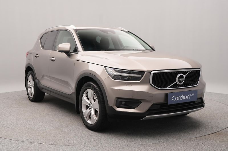 Volvo XC40 B4 MOMENTUM AUT  - fotka 12 z 47