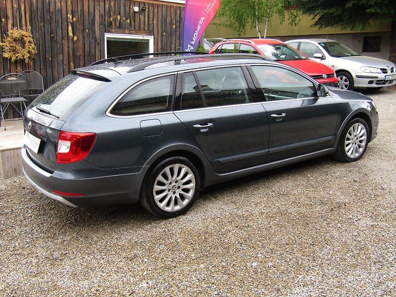 Škoda Superb (2015) 1.6 TDI 77kW  OUTDOOR - fotka 10 z 46