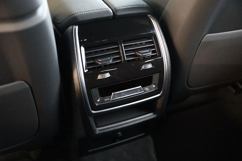 BMW X6 xDrive30d - fotka 16 z 18