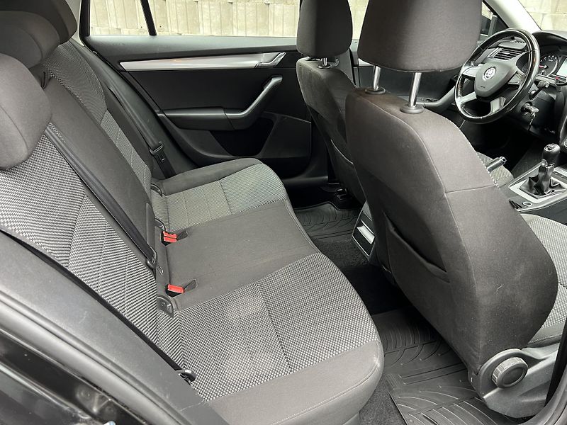 Škoda Octavia 2.0 TDi 110 kW SERVISKA - fotka 8 z 17