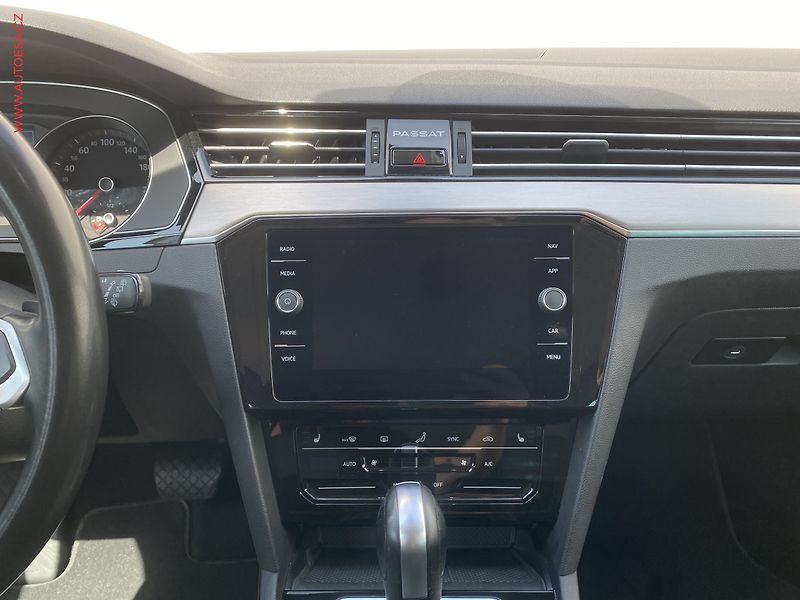 Volkswagen Passat (2020) 2.0 TDi, Elegance, DSG, LED - fotka 12 z 20
