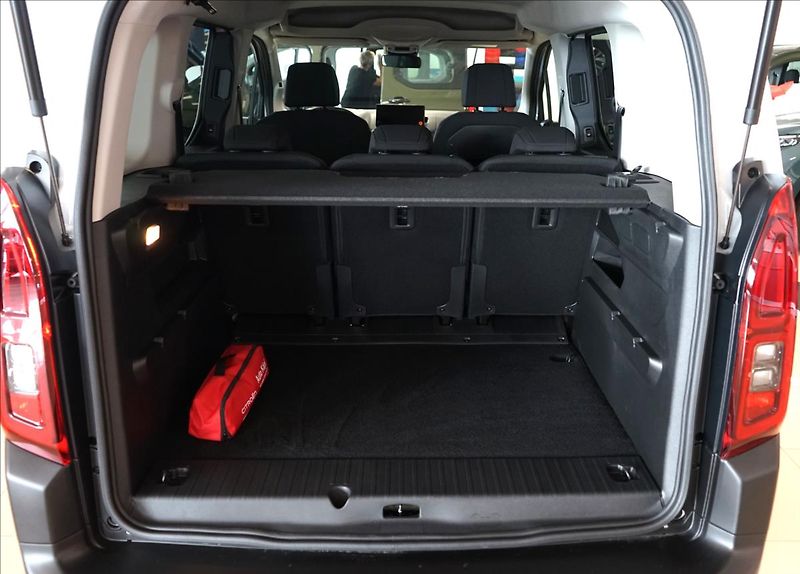 Citroën Berlingo (2026) 1,5 Diesel 130k Manual MAX - fotka 8 z 19