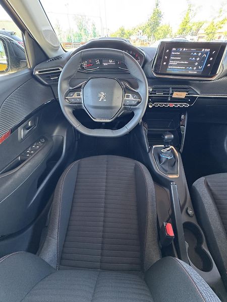Peugeot 208 1.2i 74kW v záruce do 2031  - fotka 21 z 27
