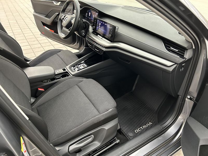 Škoda Octavia 1.0 TSI Ambiente plus - fotka 20 z 23
