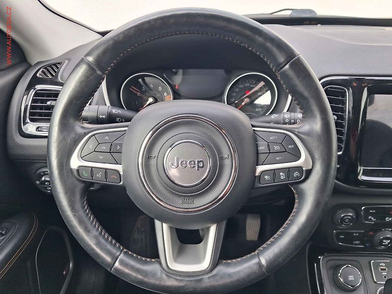 Jeep Compass (2018) 1.4 MultiAir 4x4, Limited, AT - fotka 11 z 22