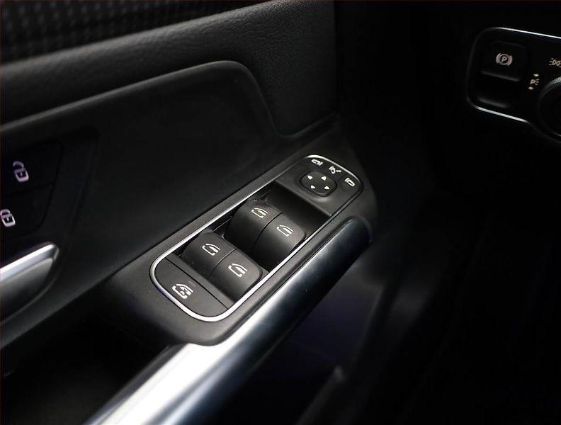 Mercedes-Benz GLA (2022) 180 d - fotka 13 z 19