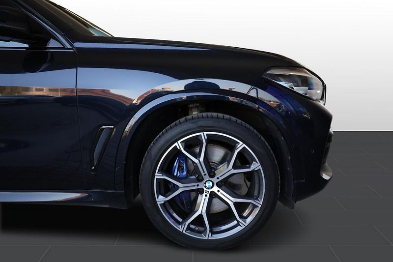 BMW X5 xDrive 40i - fotka 10 z 29